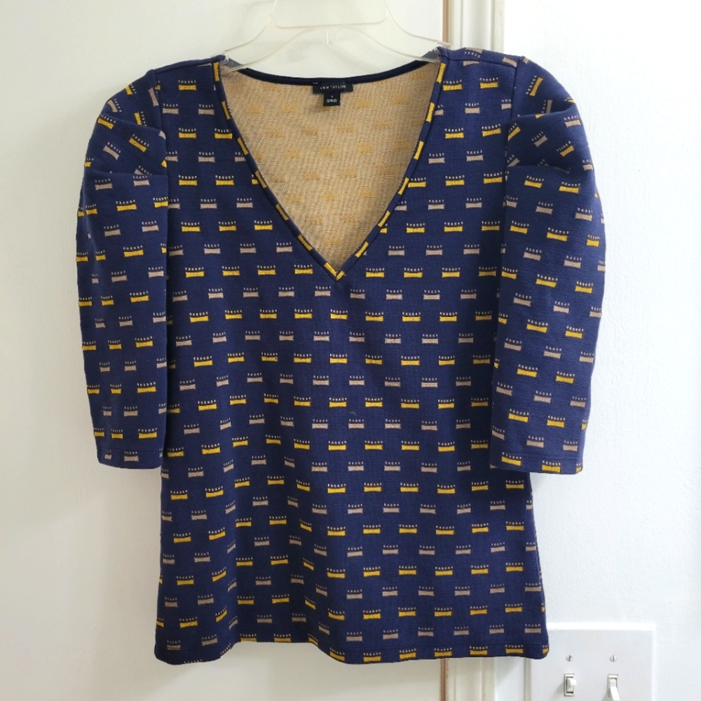Beautiful Ann Taylor Puff Sleeve Size Small Navy Blue V Neck